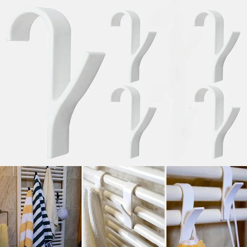 "4 transparente Heizkörperhaken aus Hart-PVC, 9,5×6 cm, flexibel und platzsparend für Bad und Küche im 4er-Pack."