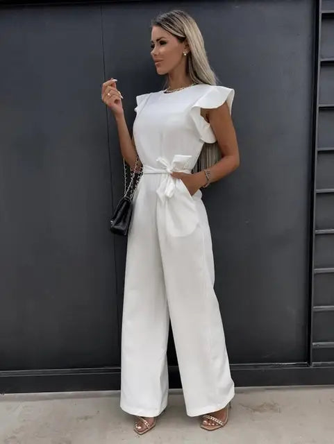 "Damen Jumpsuit mit eleganten Rüschenärmeln und weiten Beinen in Schwarz, ideal für festliche Anlässe und lässige Ausflüge."