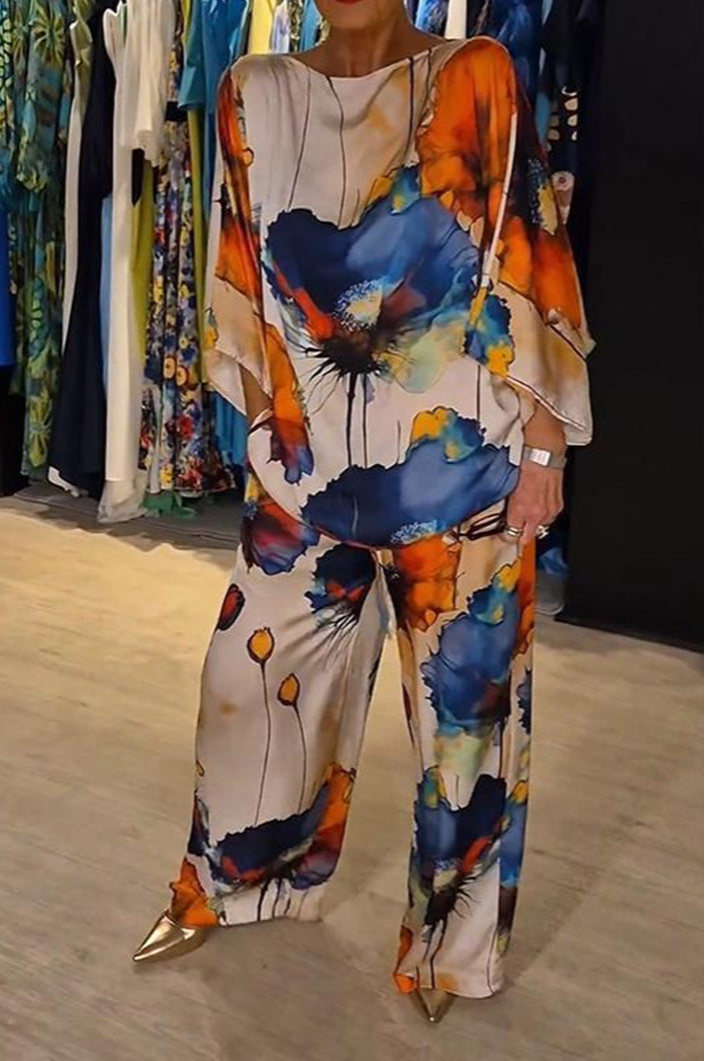 Dame todelt sett i marineblĂĄ