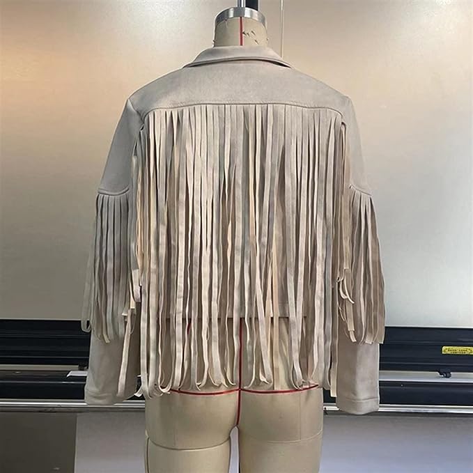 "Damenjacke aus weichem Wildleder mit Fransen und Reverskragen, vielseitig für elegante und lässige Anlässe tragbar."