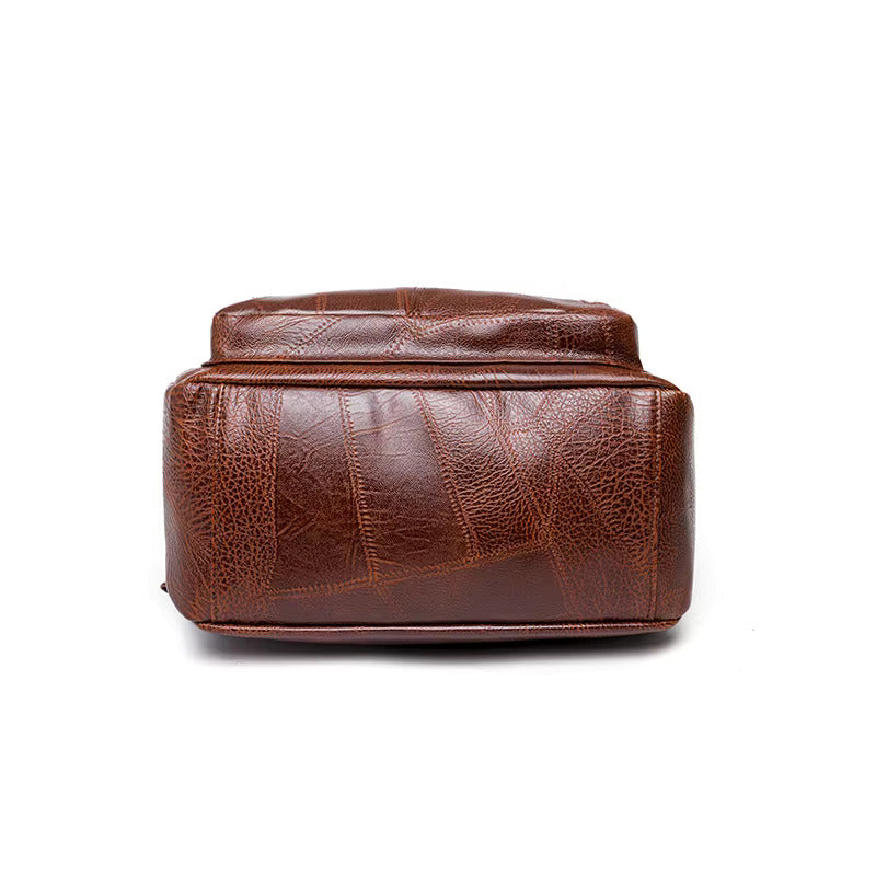 Diebstahlsicherer Lederrucksack für Damen, elegant in Braun, mit verstellbaren Trägern und robusten Reißverschlüssen.