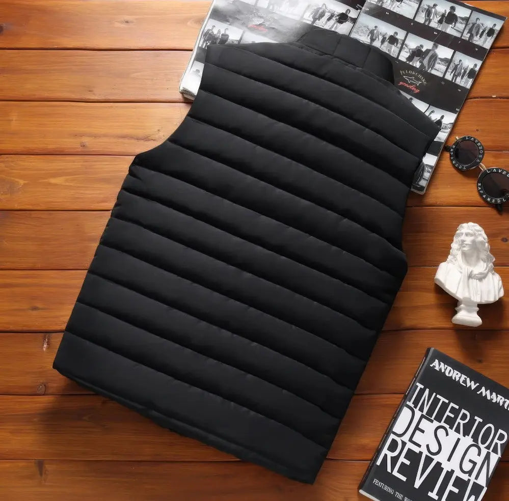 Elegant herreveste i blĂĄtt, sett fra forsiden