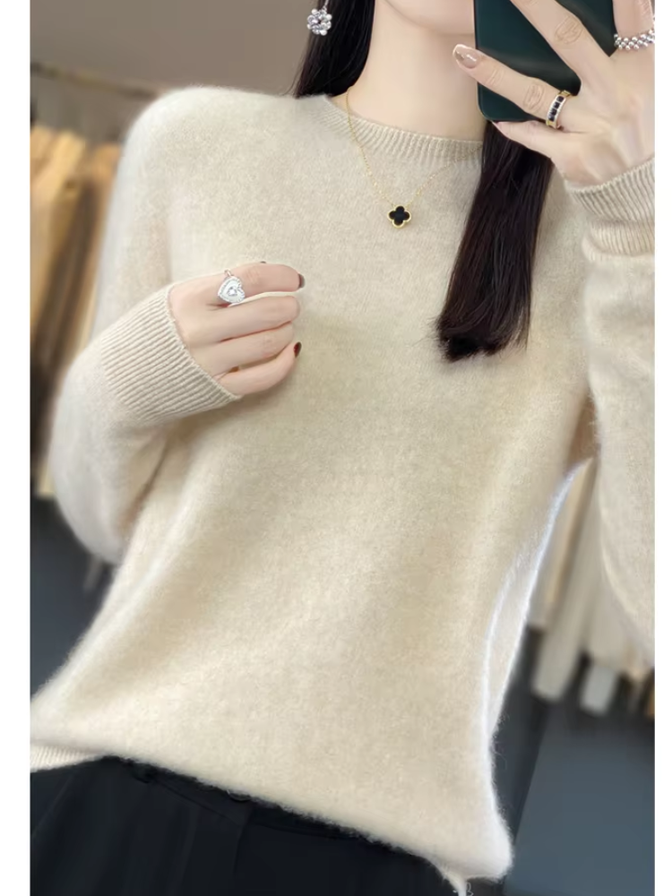 "Eleganter Damen Kaschmir Pullover mit rundem Ausschnitt, weiche Textur, klassisches Design, vielseitig für jeden Anlass."
