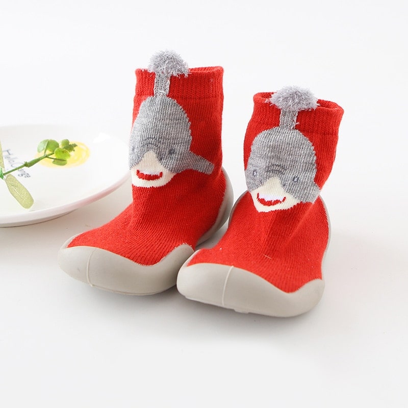 "Gelbe Fuchs-Babyschuhe mit rutschfester Sohle, ergonomischem Design und atmungsaktiven Materialien, ideal für kleine Abenteu