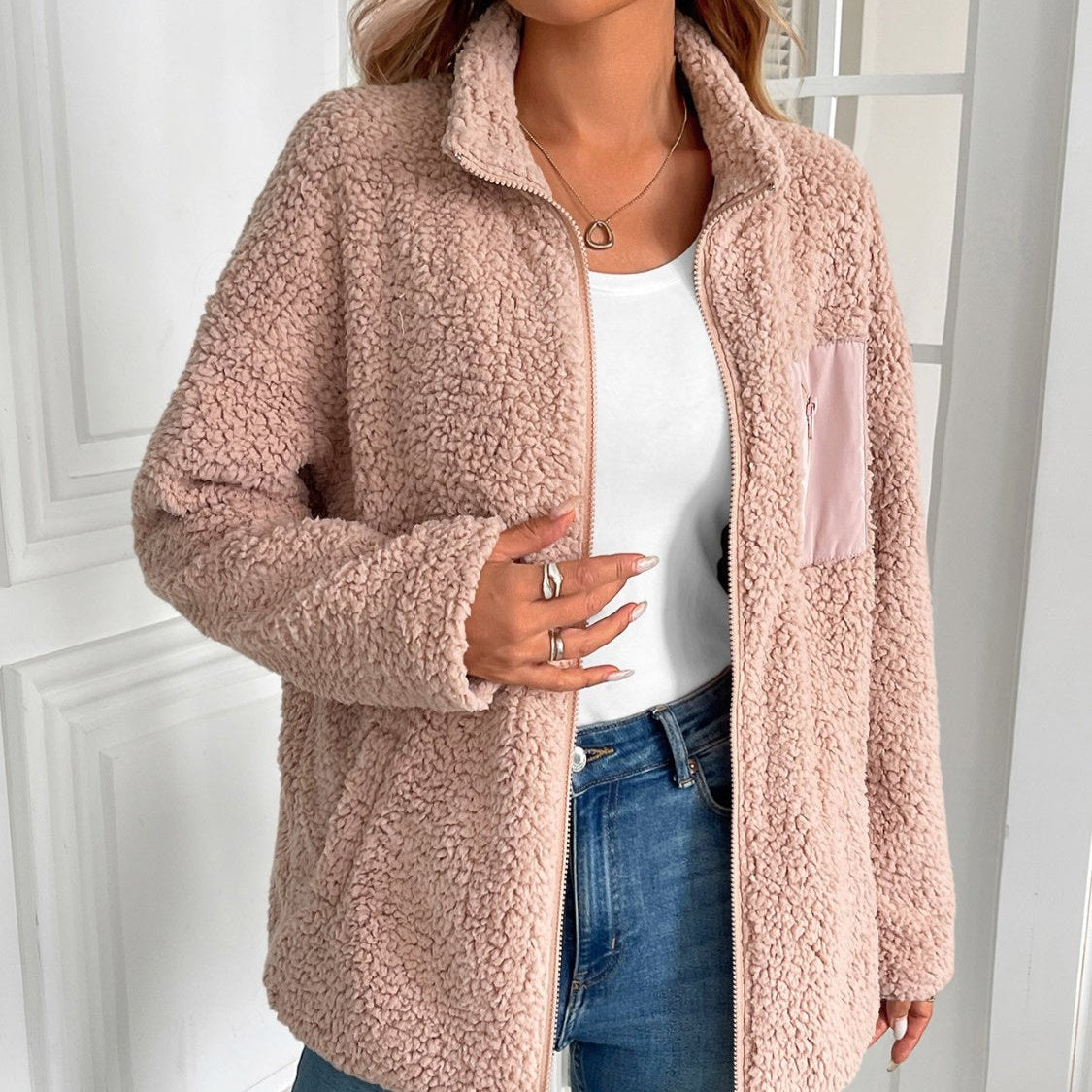 "Lässige Winter Zip-Up Fleecejacke für Damen, kuschelig, stilvoll mit Reißverschluss, ideal für kalte Tage und Alltag."