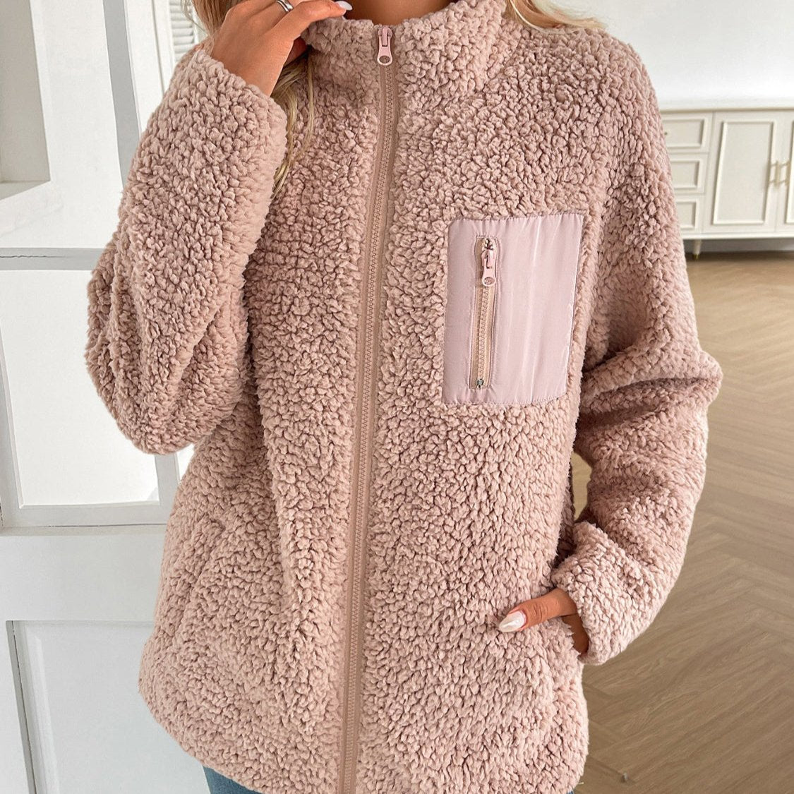 "Lässige Winter Zip-Up Fleecejacke für Damen, kuschelig, stilvoll mit Reißverschluss, ideal für kalte Tage und Alltag."