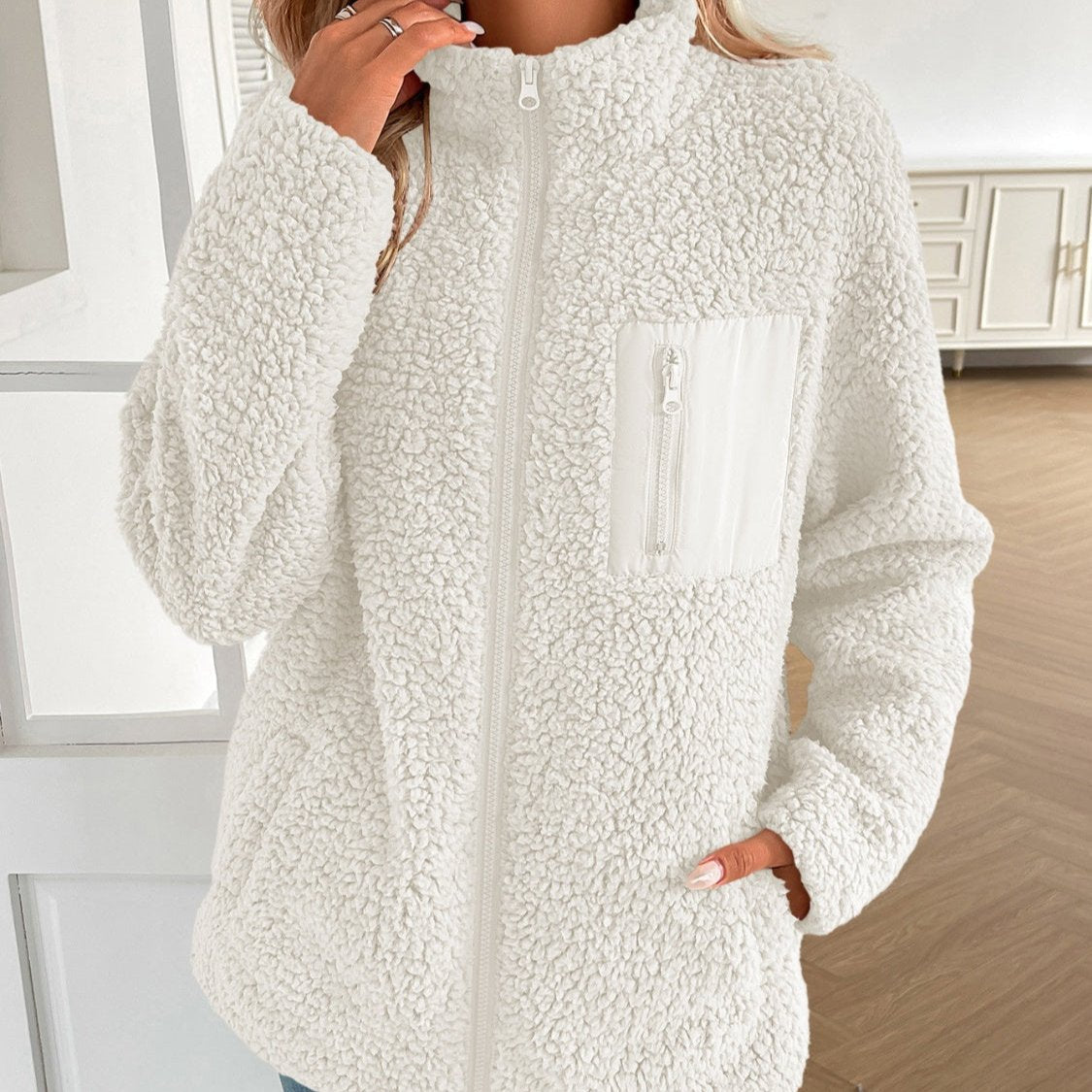 "Lässige Winter Zip-Up Fleecejacke für Damen, kuschelig, stilvoll mit Reißverschluss, ideal für kalte Tage und Alltag."