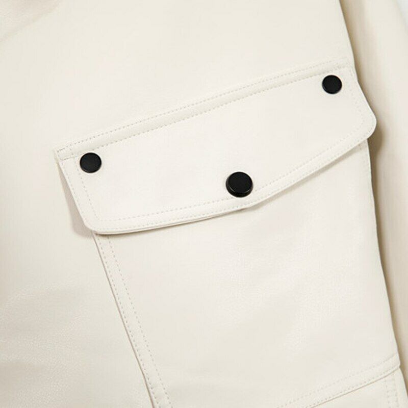 "Oversized Damenjacke mit Knöpfen, langärmelig, beige, herbstlich, uni Muster, stilvoller Chic"