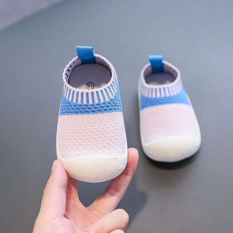 "Rutschfeste Babyschuhe für sichere Schritte, atmungsaktives Design, ergonomisch für natürliche Fußentwicklung"