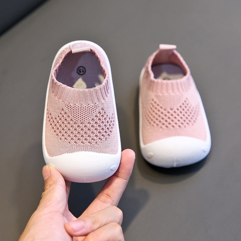 "Rutschfeste Babyschuhe für sichere Schritte, atmungsaktives Design, ergonomisch für natürliche Fußentwicklung"