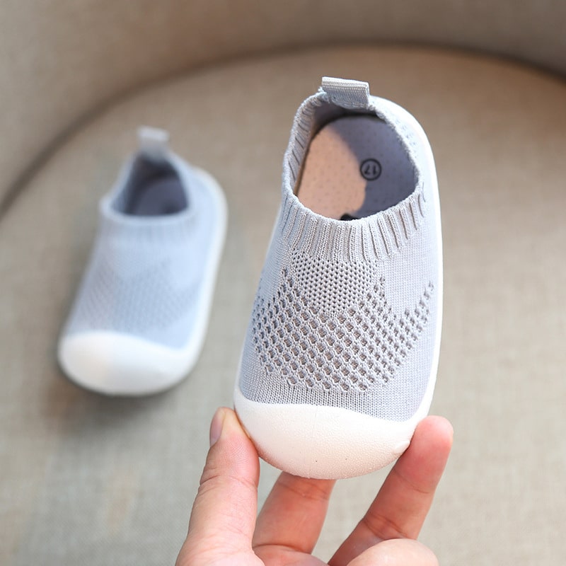"Rutschfeste Babyschuhe für sichere Schritte, atmungsaktives Design, ergonomisch für natürliche Fußentwicklung"