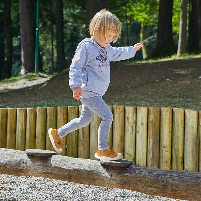 "Rutschfeste Babyschuhe für sichere Schritte, atmungsaktives Design, ergonomisch für natürliche Fußentwicklung"