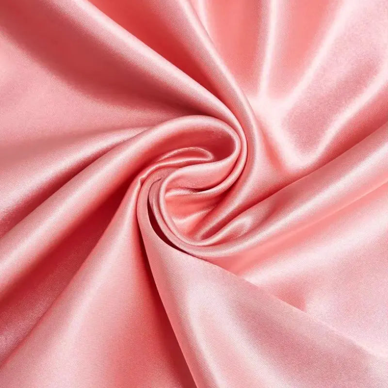 Seidener Kissenbezug für Hautpflege, luxuriös glatt, hypoallergen, in verschiedenen Farben und Größen für gesunden Schlaf.