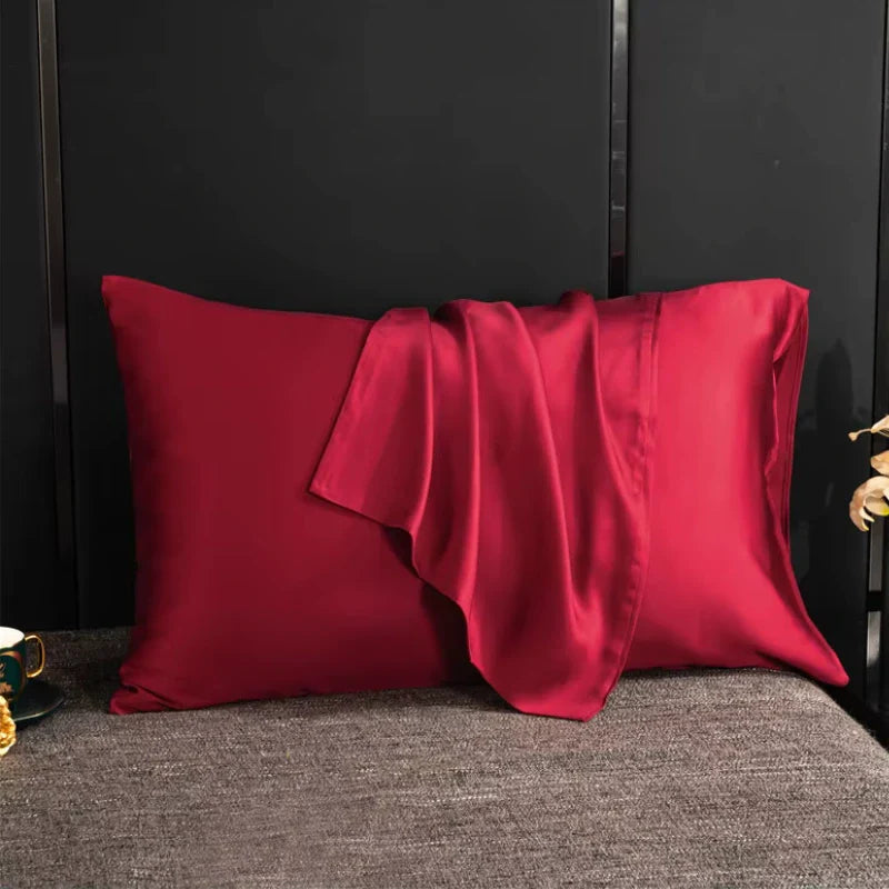 Seidener Kissenbezug für Hautpflege, luxuriös glatt, hypoallergen, in verschiedenen Farben und Größen für gesunden Schlaf.