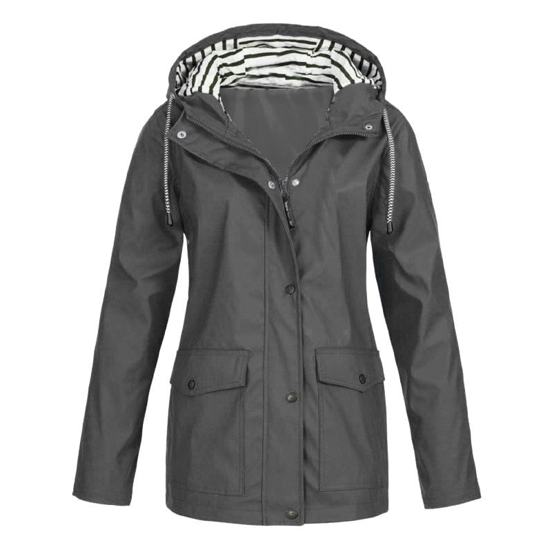 Vielseitige 3-in-1 wasserdichte Damen Outdoor-Wanderjacke, robust und stylisch, ideal für alle Wetterbedingungen.