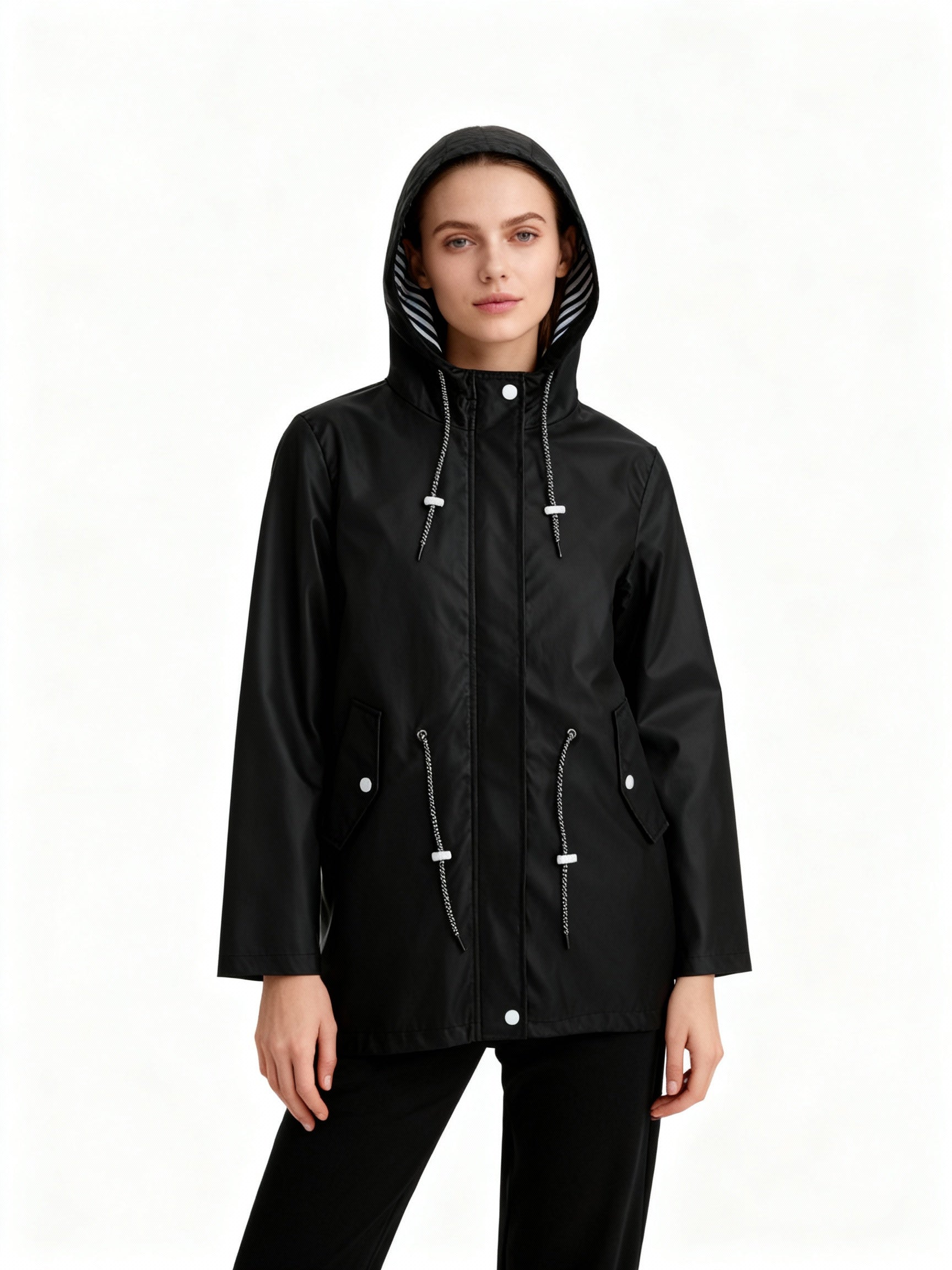 "Wetterfester gelber Mantel mit Kapuze, ideal für Übergangszeiten und urbanen Stil, hält trocken und modisch bei Regen."