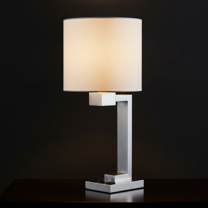 Moderne Tischlampe mit Stoffschirm & Metallfuß – Elegantes Design