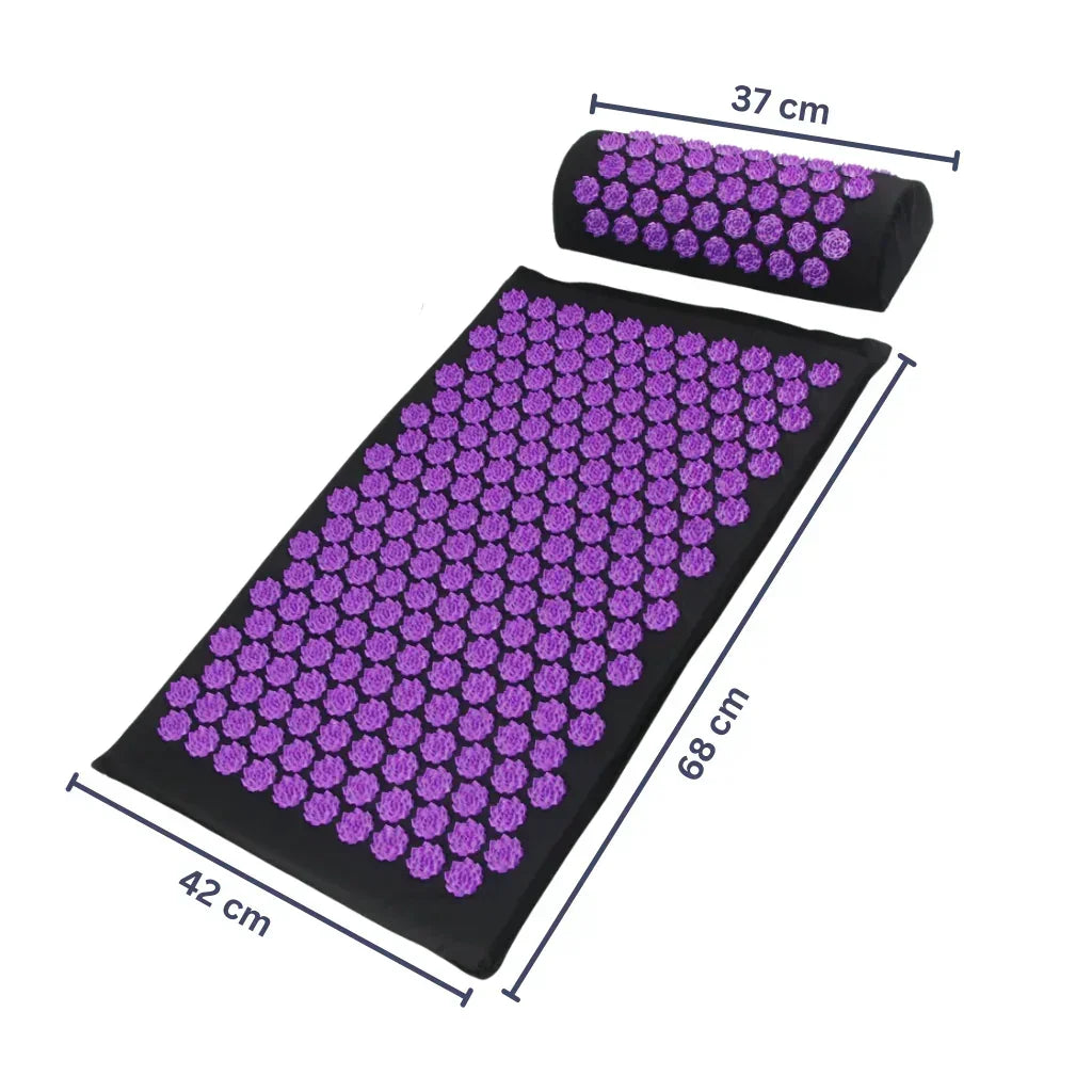 "AkupressurMassage-Matte mit Nadelpunkten zur Schmerzlinderung und Entspannung in eleganten Farben im Einsatz"