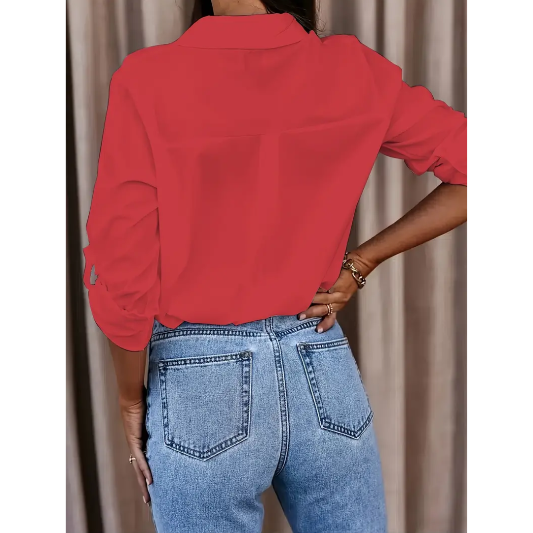 "Damen Langarm Bluse aus leichtem Stoff, seitliche Ansicht, elegante Passform, ideal für Büro und Freizeit, vielseitig tragba