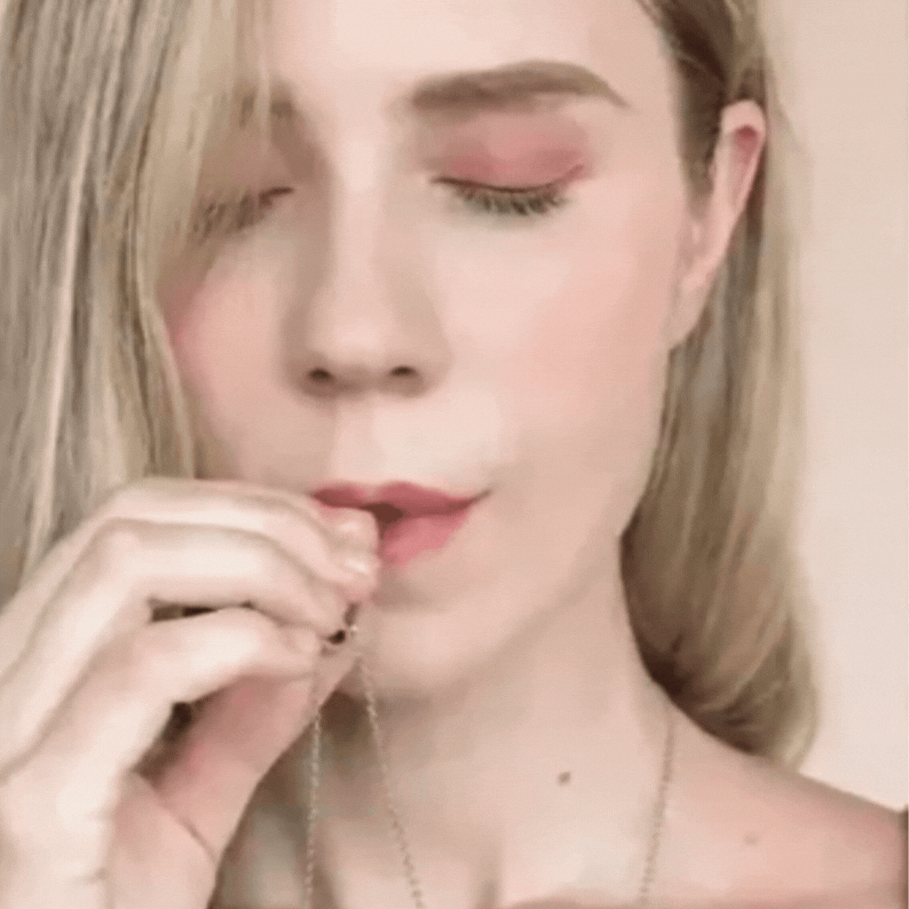 "E-Zigarette in Gold, Schwarz, Silber mit modernem Design und edler Verarbeitung für rauchfreies Dampferlebnis."