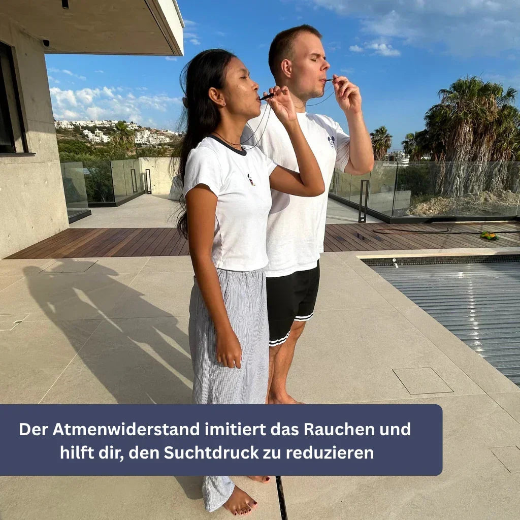 "E-Zigarette in Gold, Schwarz, Silber mit modernem Design und edler Verarbeitung für rauchfreies Dampferlebnis."