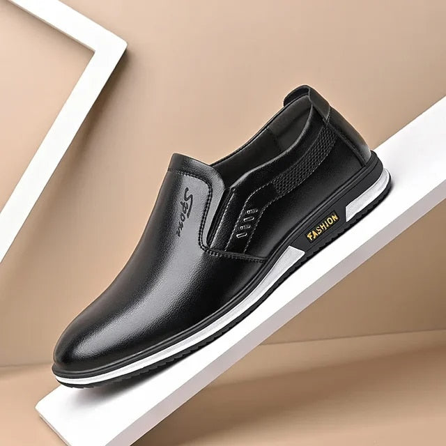 Elegante Herren-Loafer aus hochwertigem Leder, ergonomisches Design, ideal für Business und Freizeit.