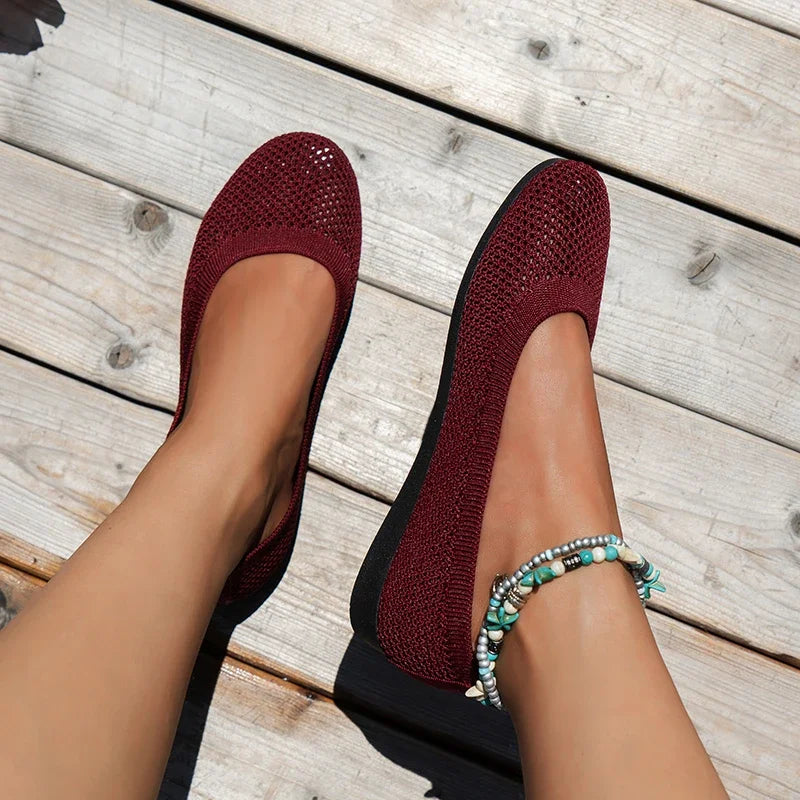 "Elegante ergonomische Ballerinas, atmungsaktiv, flexibel, mit breiter Zehenbox, in leuchtendem Gelb und Blau für Damen."