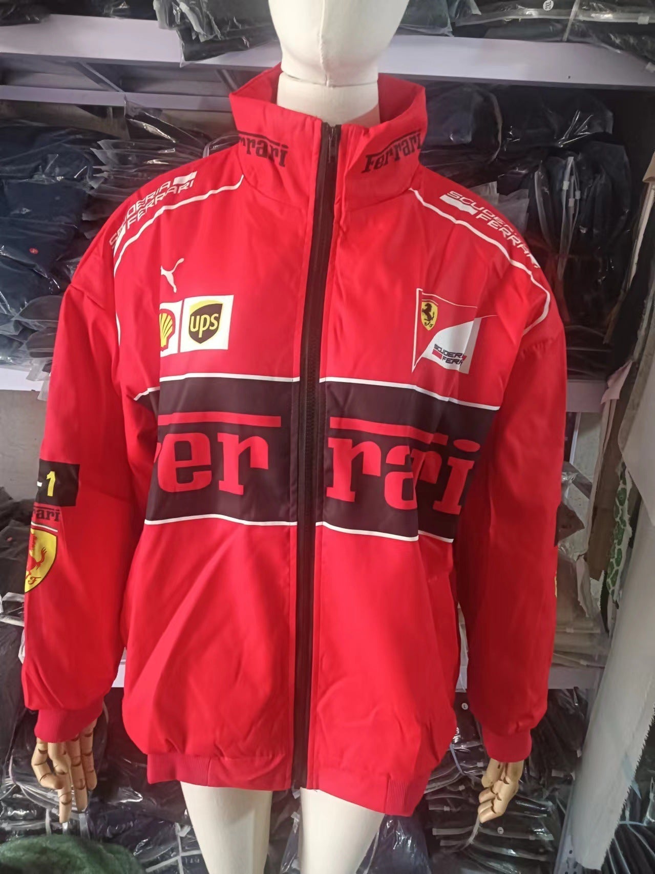 F1 Racing Damen Bomberjacke mit langem Arm und Print, modischer Look, Frontansicht, vielseitig und komfortabel.