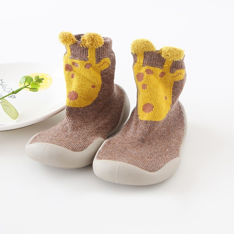"Gelbe Fuchs-Babyschuhe mit rutschfester Sohle, ergonomischem Design und atmungsaktiven Materialien, ideal für kleine Abenteu