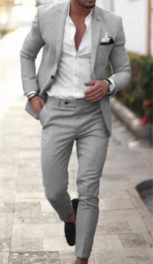 "Herren Sommeranzug in Beige, eleganter Blazer und Hose, ideal für Hochzeitsgast-Outfits und sommerliche Veranstaltungen"