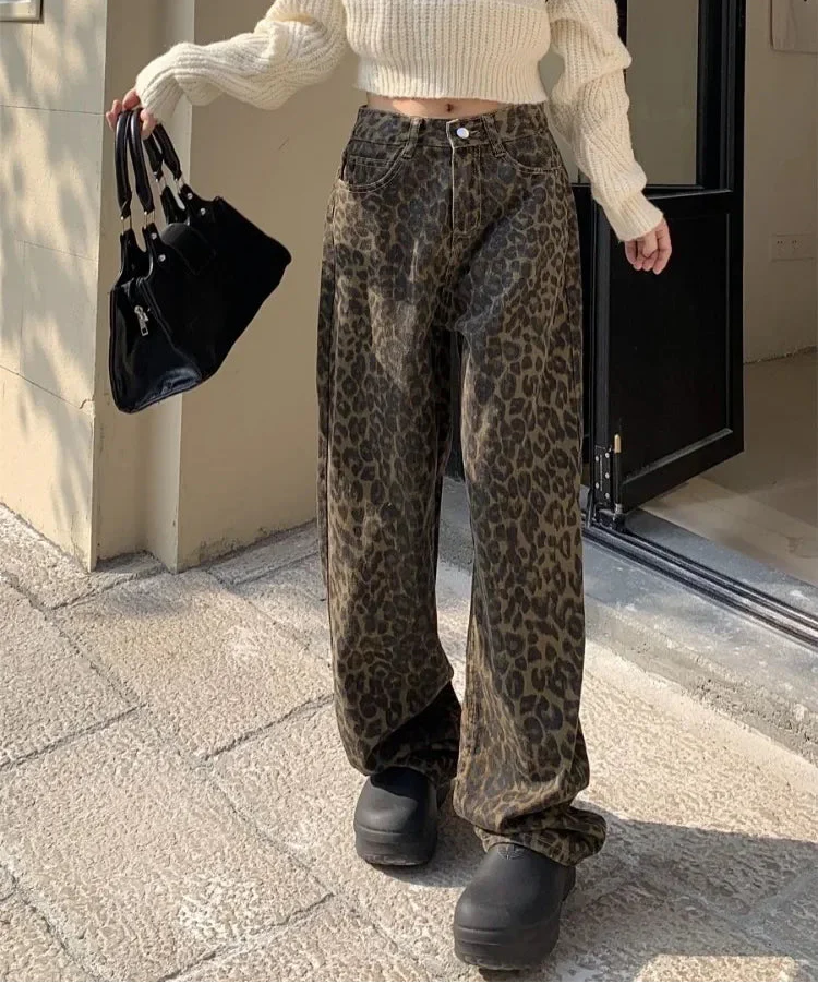 Elastisk midje og en figurfremhevende form