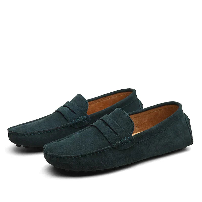 "Italienische Wildleder Loafers, elegantes und bequemes Design, in hochwertigem Braunton für stilvolle Herrenmode"