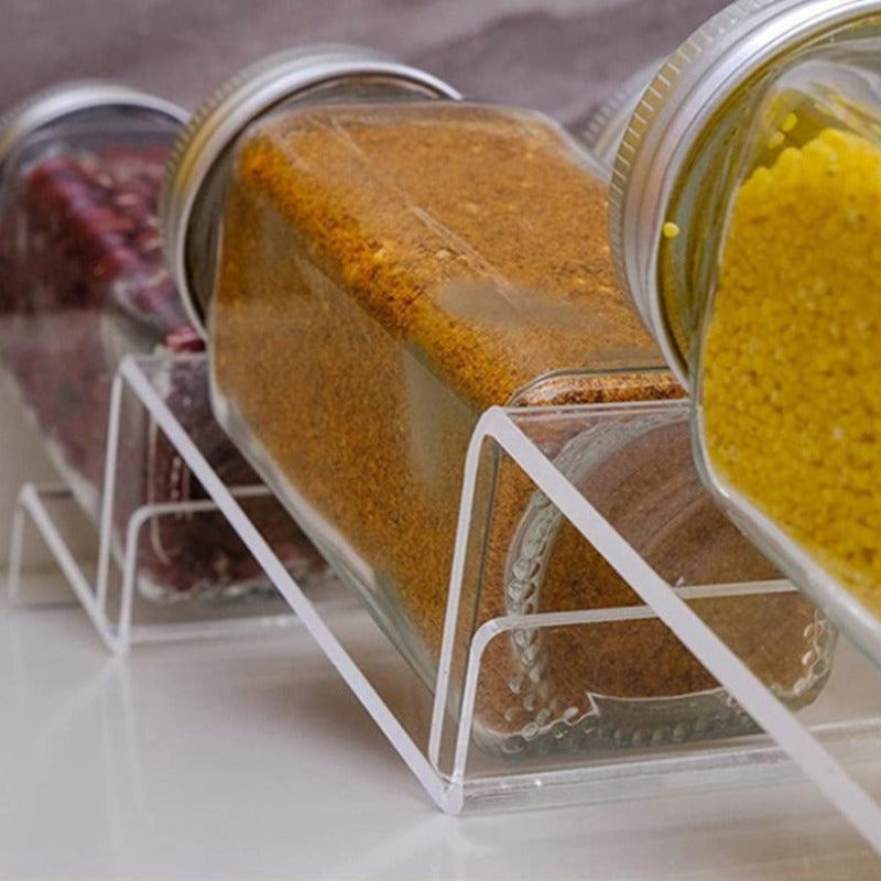 "Klares Acryl-Gewürzregal, flexibler Schubladen-Organizer, elegant, ordnet Gewürze stilvoll in der modernen Küche."