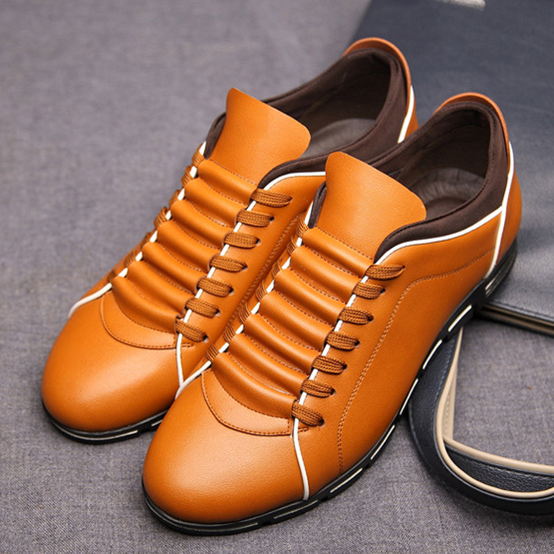 Klassische Lederschuhe für Herren, braun, elegantes Design mit moderner Note, ideal für vielseitige Outfits.