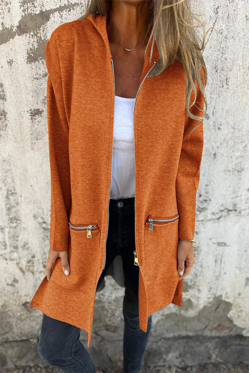 Lässige Kapuzenjacke für Damen, mit Schlitz und Reißverschluss, vorne gezeigt, erhältlich in 9 trendigen Farben.