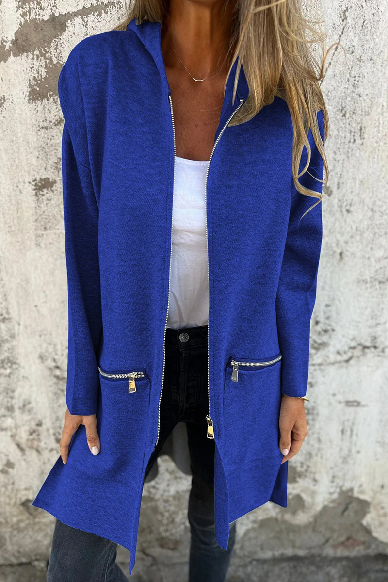 Lässige Kapuzenjacke für Damen, mit Schlitz und Reißverschluss, vorne gezeigt, erhältlich in 9 trendigen Farben.