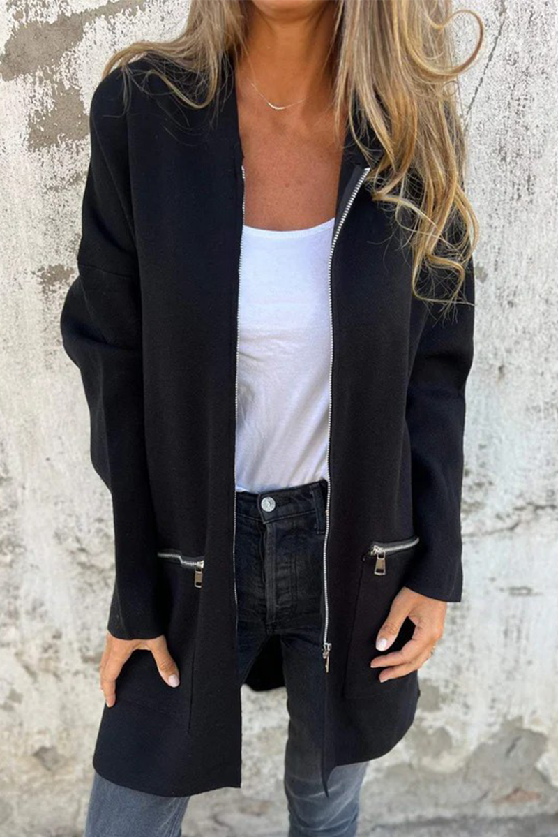 Lässige Kapuzenjacke für Damen, mit Schlitz und Reißverschluss, vorne gezeigt, erhältlich in 9 trendigen Farben.