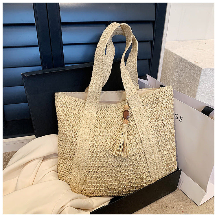 Lässige Strohtasche für Sommer, vielseitig, leicht, Beige/Braun/Grün, ideal für Strand oder Stadtbummel, Detailansicht.