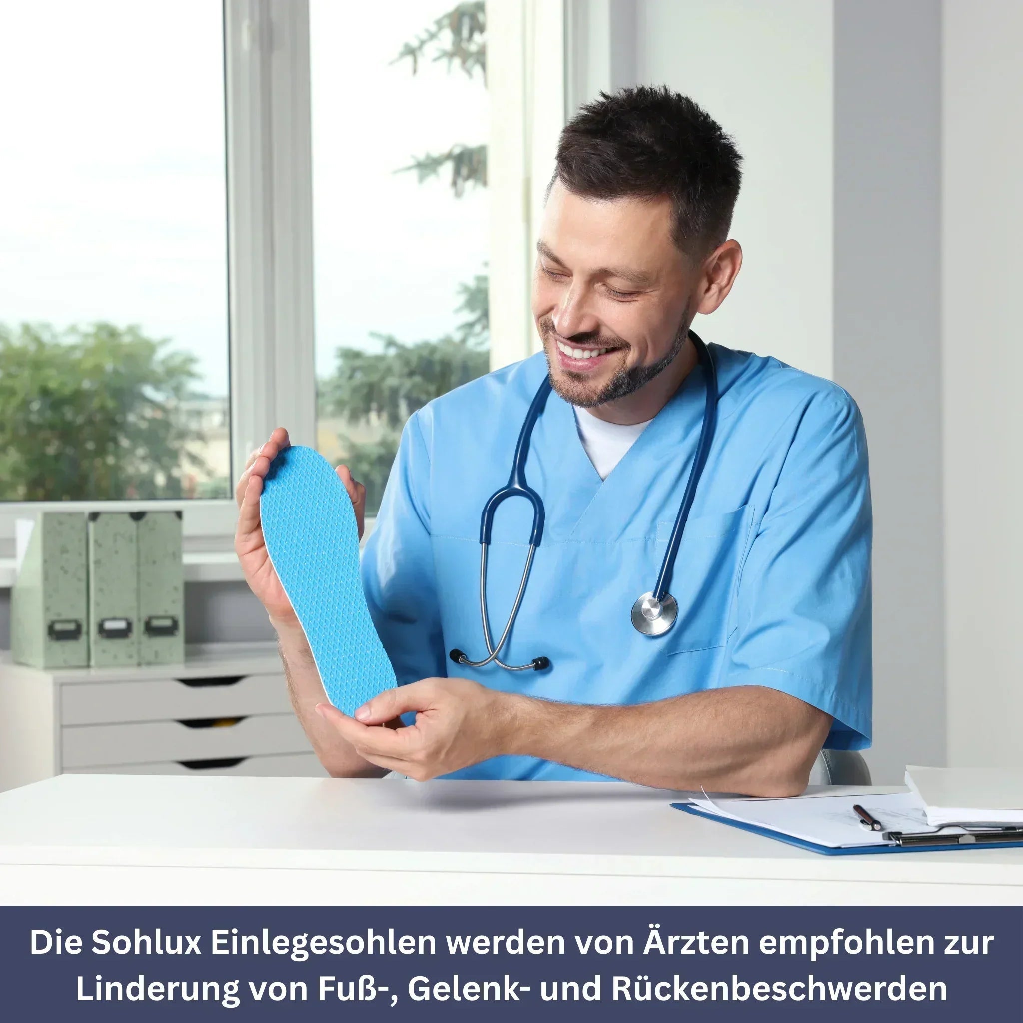 "Orthopädische Einlegesohlen in Gelb, anatomisch geformt, bieten Komfort und Unterstützung für optimalen Gehkomfort."