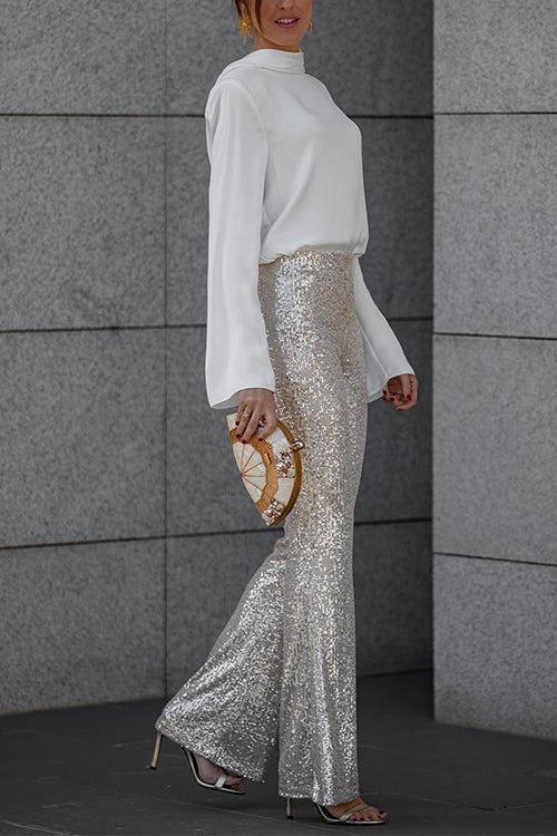 Detalj av den elastiske linningen på buksen