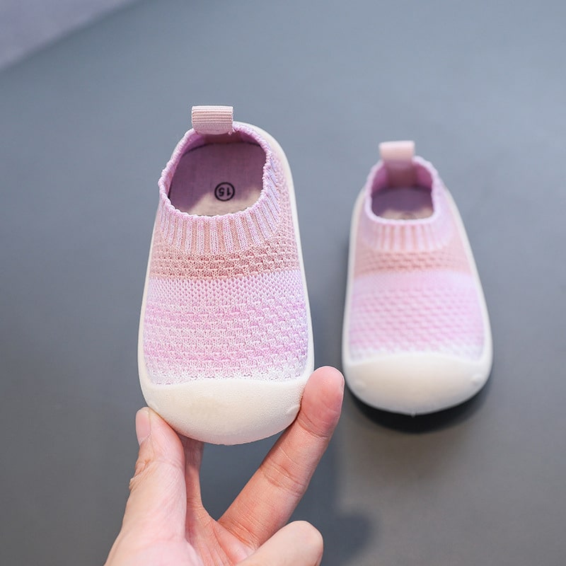 "Rutschfeste Babyschuhe für sichere Schritte, atmungsaktives Design, ergonomisch für natürliche Fußentwicklung"