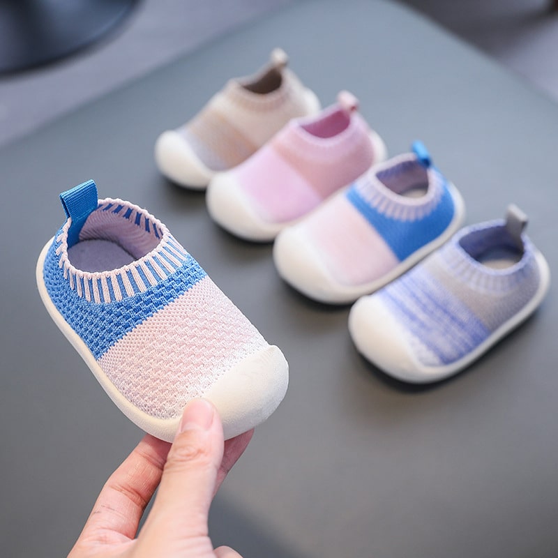 "Rutschfeste Babyschuhe für sichere Schritte, atmungsaktives Design, ergonomisch für natürliche Fußentwicklung"
