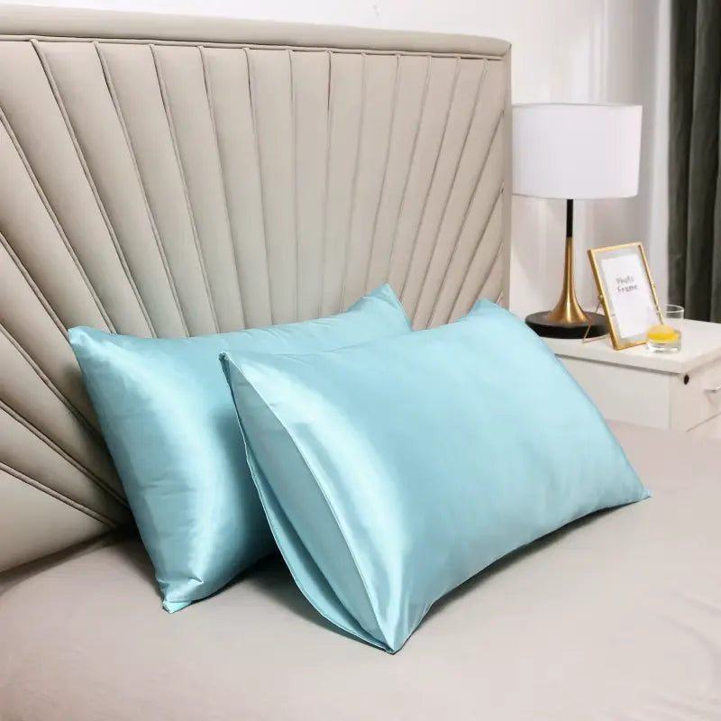Seidener Kissenbezug für Hautpflege, luxuriös glatt, hypoallergen, in verschiedenen Farben und Größen für gesunden Schlaf.