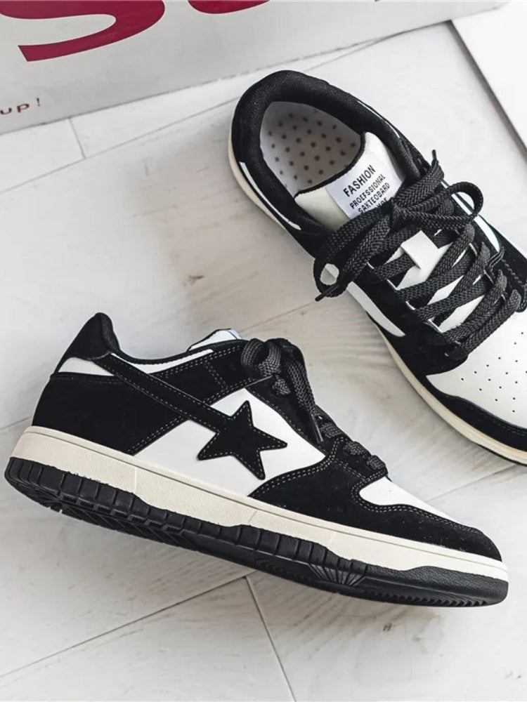 Unisex Skateboard Star Sneakers, lila mit Sternenmuster, urbanes Design, trendige Straßenschuhe für alle Geschlechter.