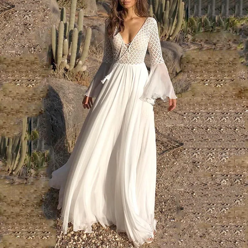 Weißes Boho Maxi Kleid mit Spitzendetails, lockerer Schnitt, eleganter Sommerstil, perfekt für Strand und Abend.