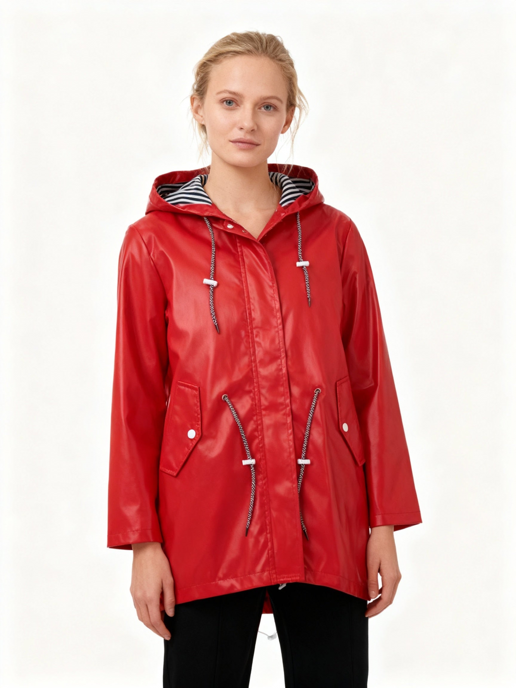 "Wetterfester gelber Mantel mit Kapuze, ideal für Übergangszeiten und urbanen Stil, hält trocken und modisch bei Regen."